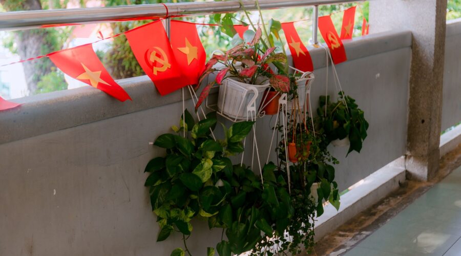 Anthropic Plants Flag in London with Interpretability Lab, Luring DeepMind Researchers